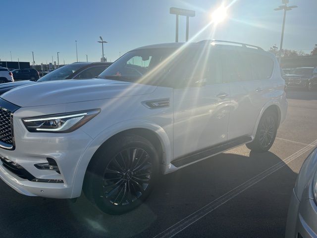 2021 INFINITI QX80 Premium Select