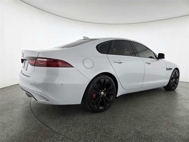 2021 Jaguar XF SE