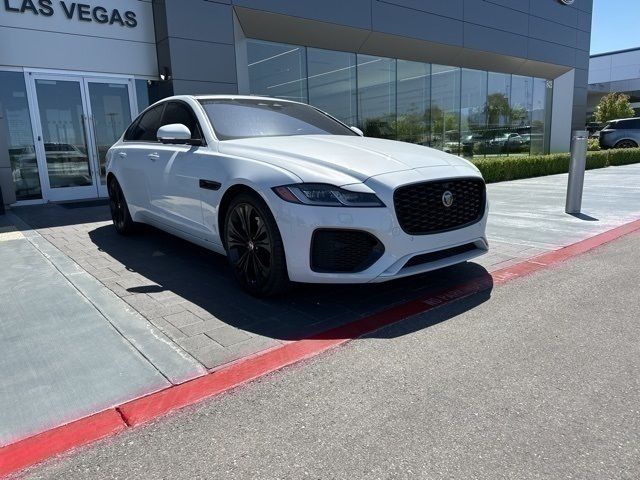 2021 Jaguar XF SE