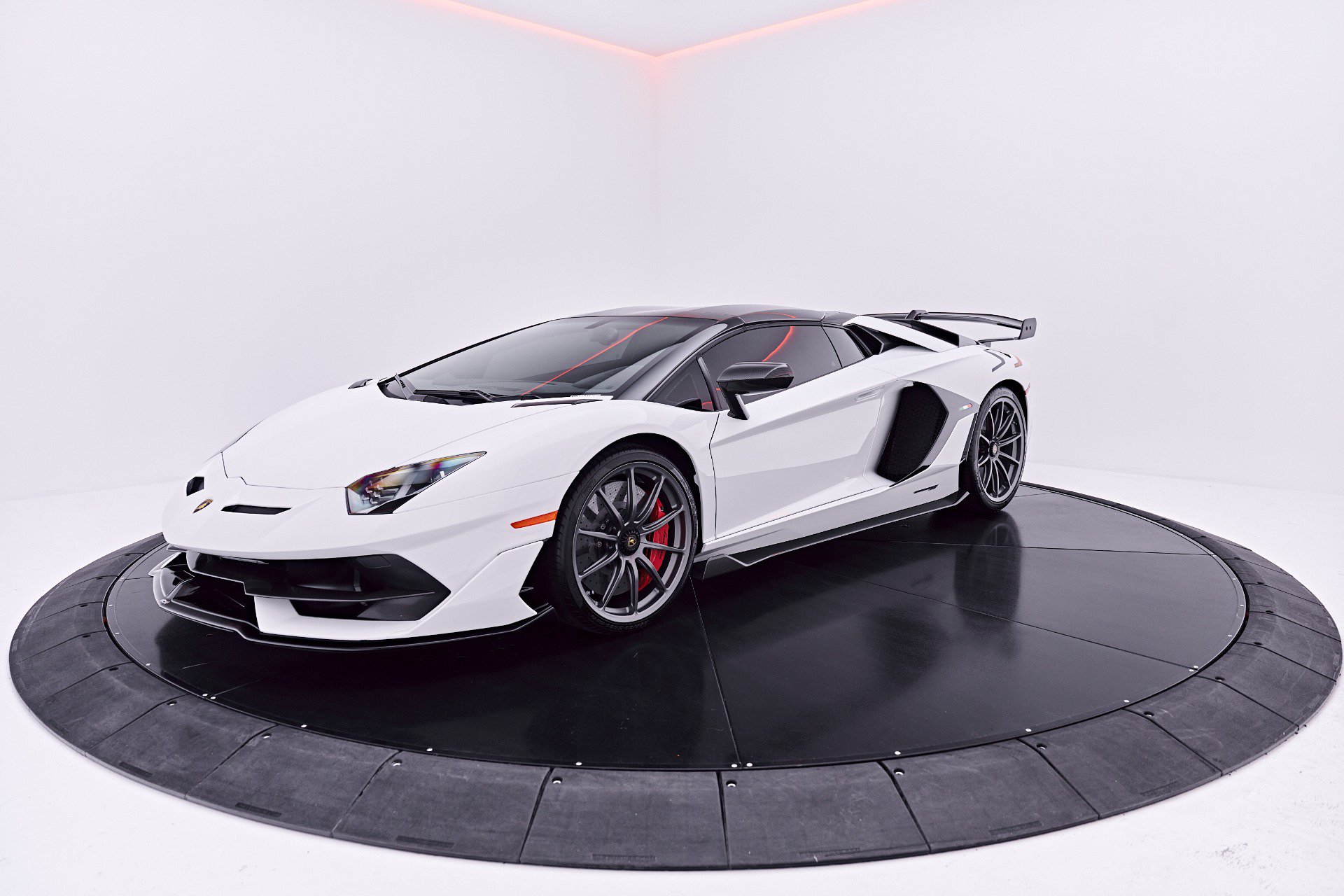 2021-Lamborghini-Aventador-SVJ