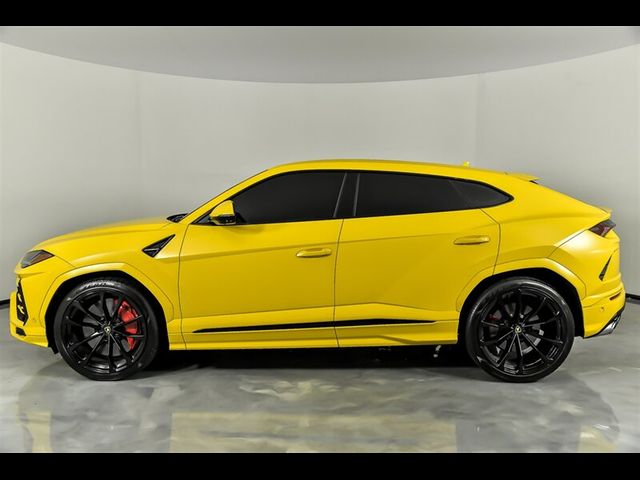 2021 Lamborghini Urus 