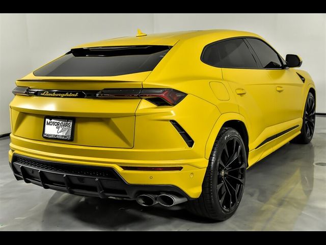 2021 Lamborghini Urus 