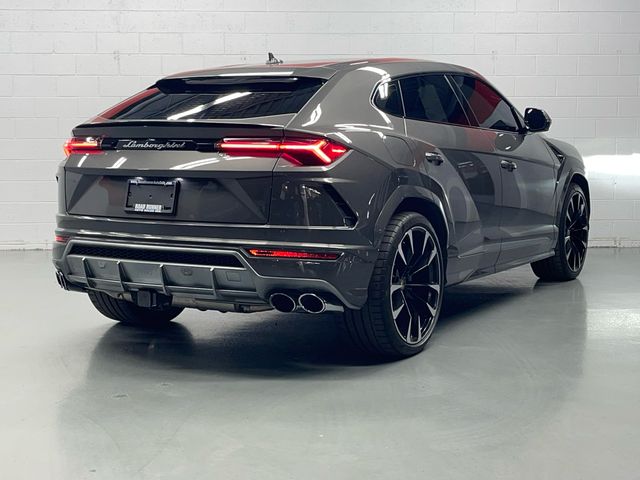 2021 Lamborghini Urus 