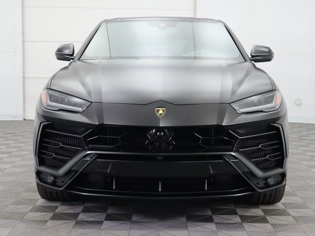 2021 Lamborghini Urus Graphite Capsule