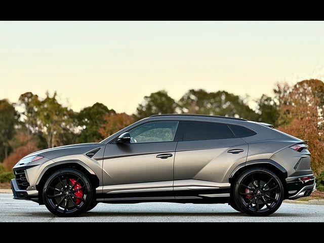 2021 Lamborghini Urus 