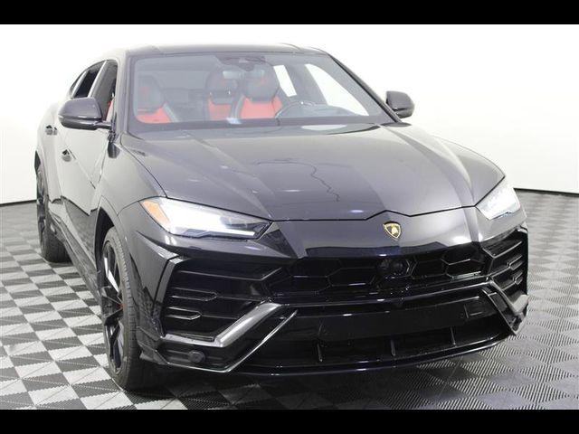 2021 Lamborghini Urus 