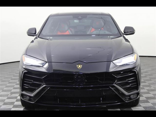 2021 Lamborghini Urus 