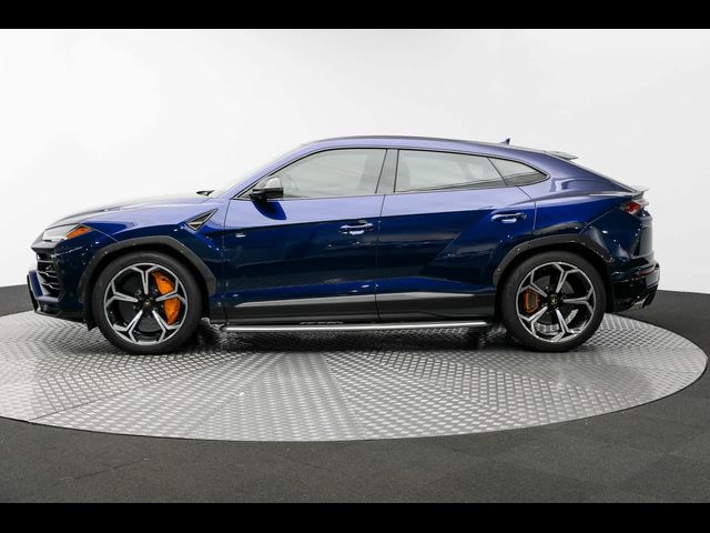 2021 Lamborghini Urus Base