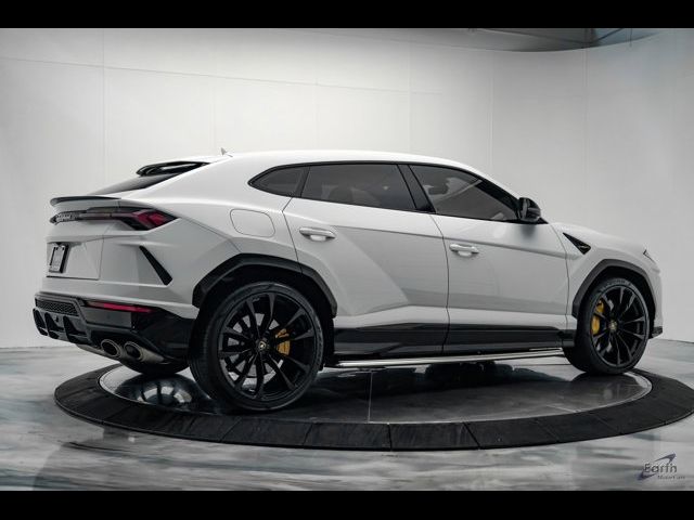 2021 Lamborghini Urus Pearl Capsule