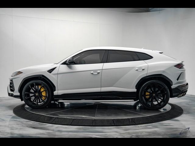 2021 Lamborghini Urus Pearl Capsule