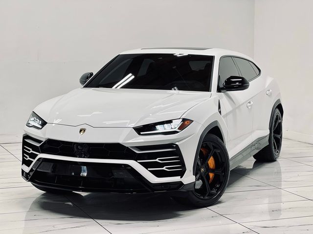 2021 Lamborghini Urus Graphite Capsule