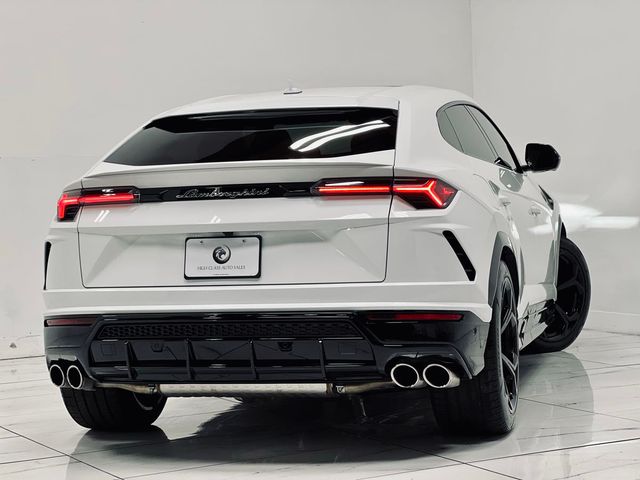 2021 Lamborghini Urus Graphite Capsule