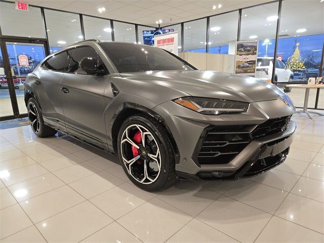 2021 Lamborghini Urus Pearl Capsule