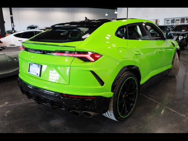 2021 Lamborghini Urus Pearl Capsule