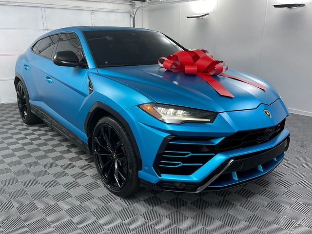 2021 Lamborghini Urus Pearl Capsule