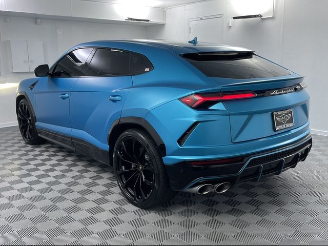 2021 Lamborghini Urus Pearl Capsule