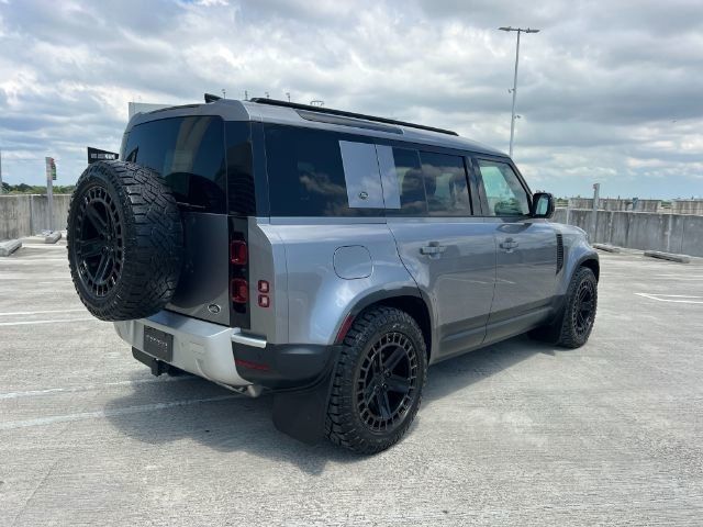 2021 Land Rover Defender SE