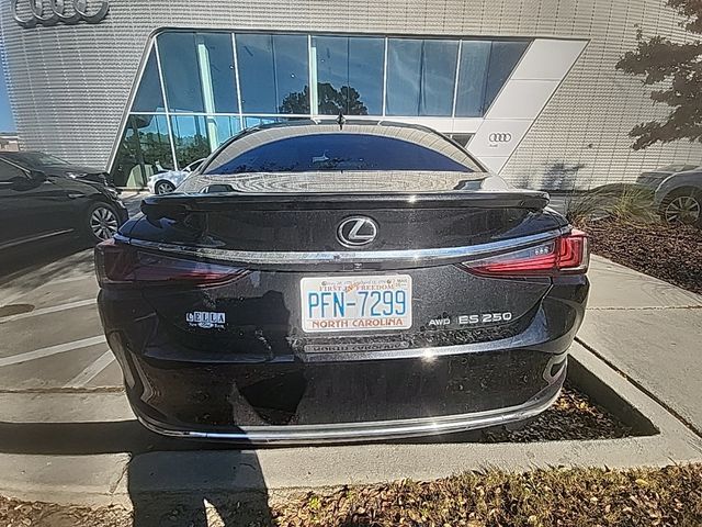 2021 Lexus ES 250