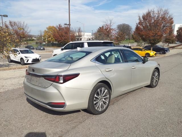 2021 Lexus ES 250