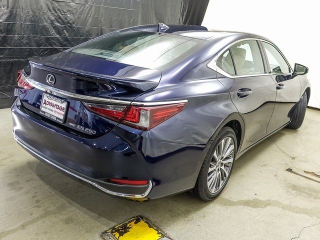 2021 Lexus ES 250