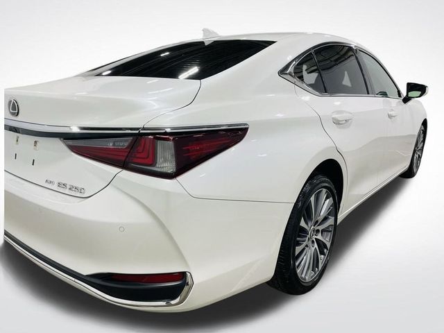 2021 Lexus ES 250