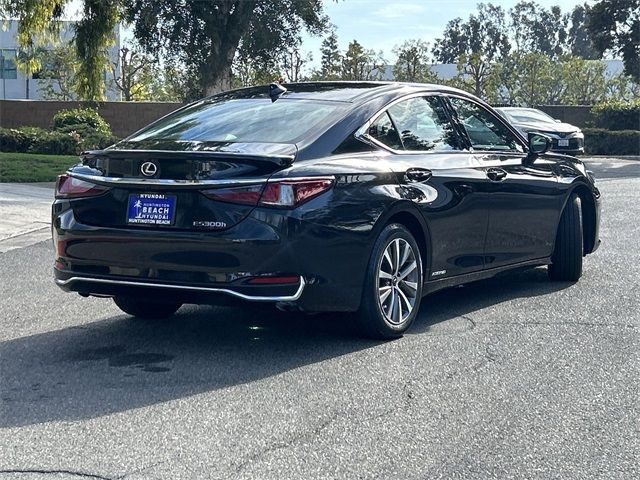 2021 Lexus ES 300h