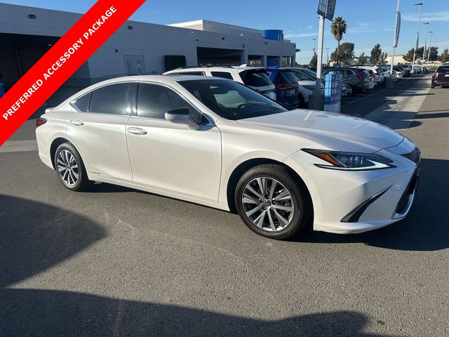 2021 Lexus ES 300h