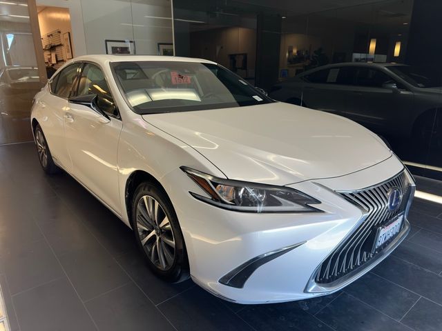 2021 Lexus ES 300h