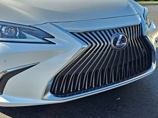 2021 Lexus ES 300h