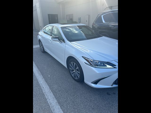 2021 Lexus ES 300h