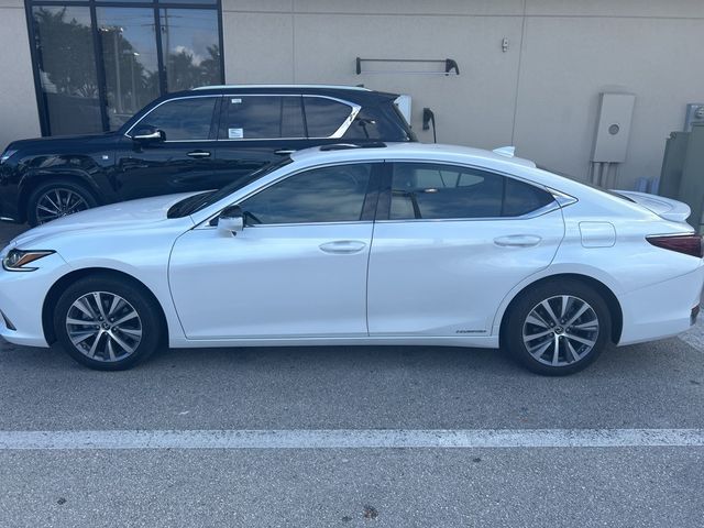 2021 Lexus ES 300h