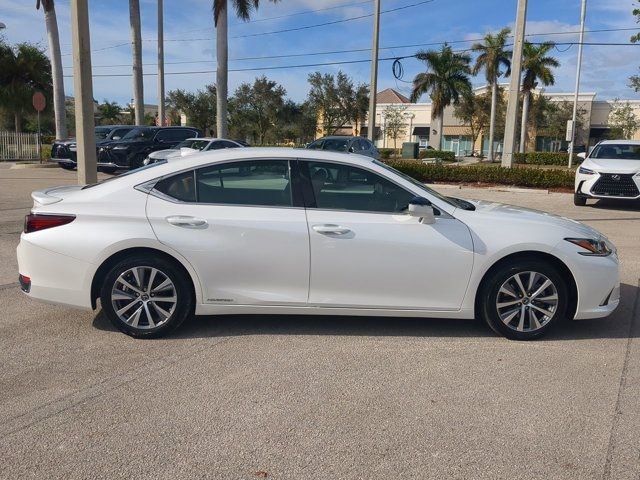 2021 Lexus ES 300h