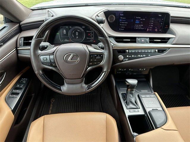 2021 Lexus ES 300h