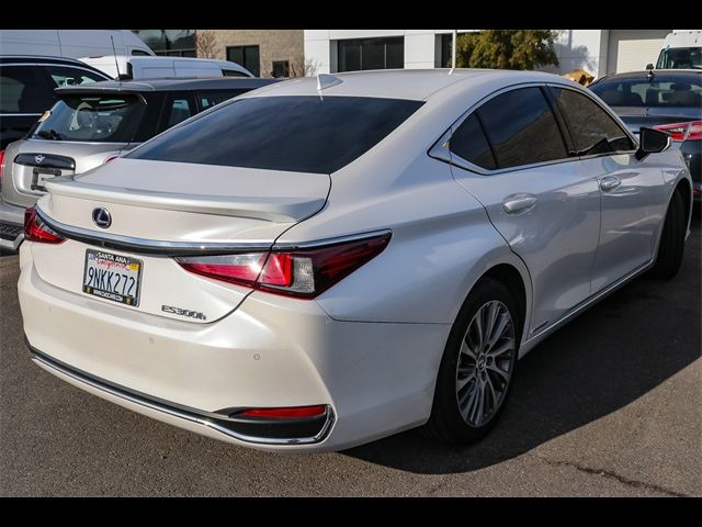 2021 Lexus ES 300h