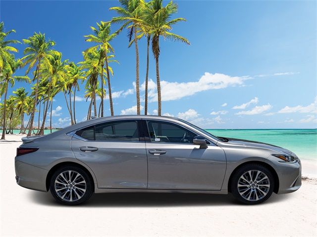 2021 Lexus ES 300h