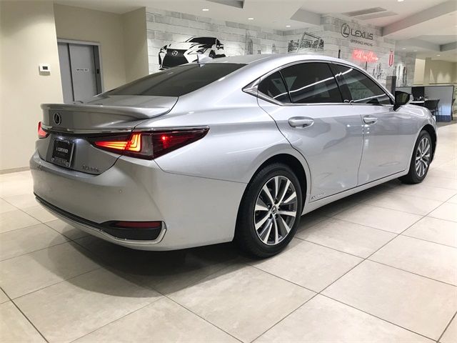 2021 Lexus ES 300h