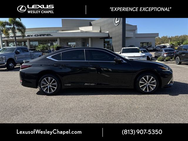 2021 Lexus ES 300h