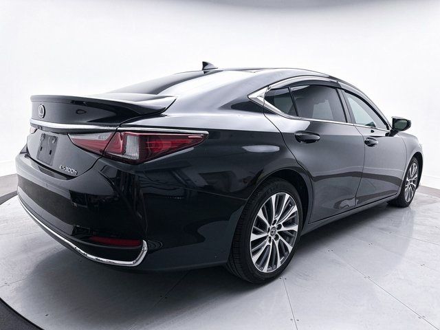 2021 Lexus ES 300h