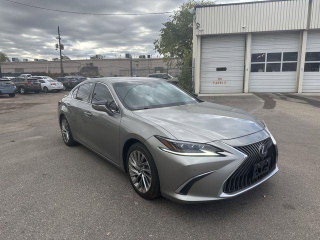 2021 Lexus ES 300h Luxury