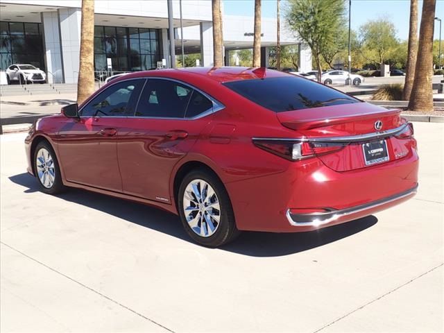 2021 Lexus ES 300h Luxury