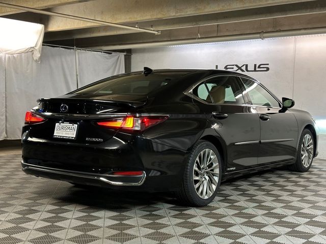 2021 Lexus ES 300h Luxury