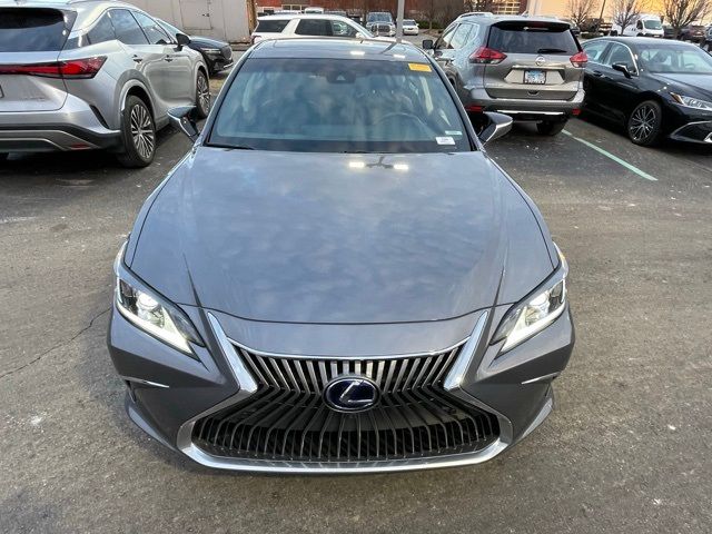 2021 Lexus ES 300h Luxury