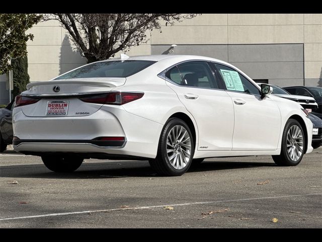 2021 Lexus ES 300h Luxury