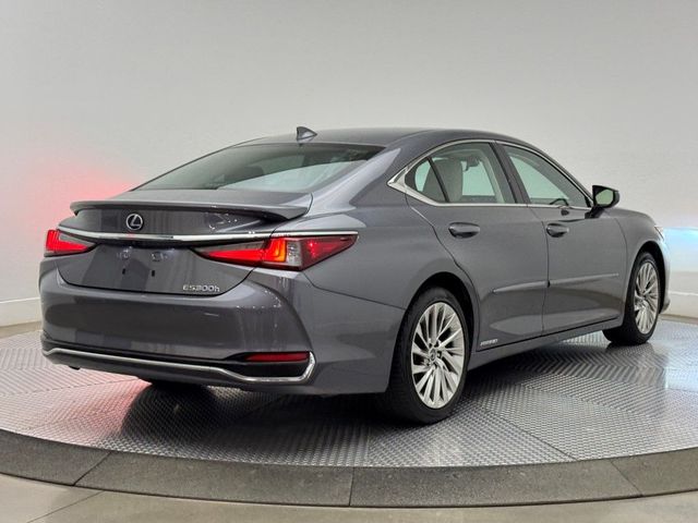 2021 Lexus ES 300h Luxury