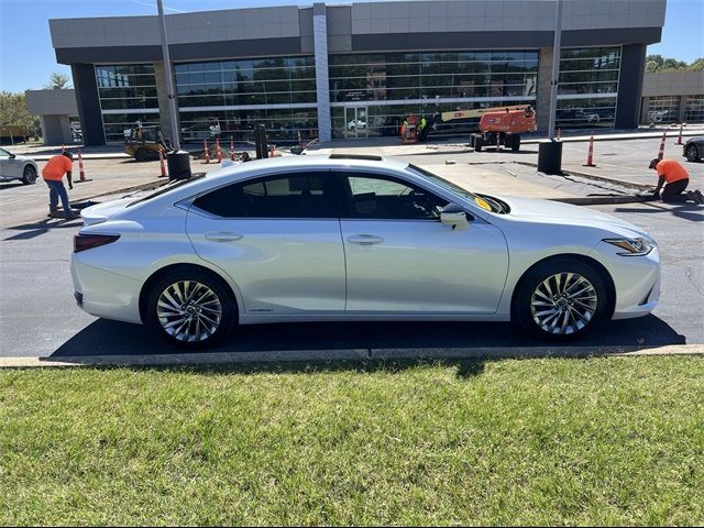 2021 Lexus ES 300h Luxury