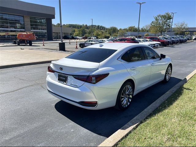 2021 Lexus ES 300h Luxury