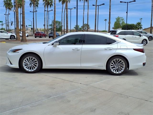 2021 Lexus ES 300h Luxury