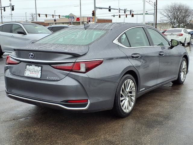 2021 Lexus ES 300h Luxury