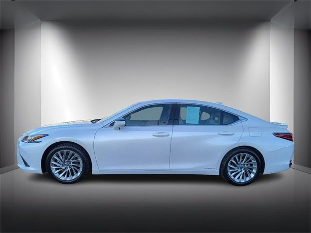 2021 Lexus ES 300h Ultra Luxury