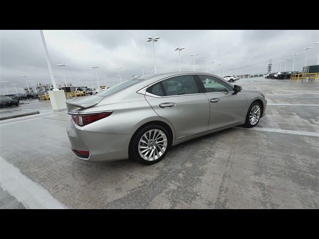 2021 Lexus ES 300h Ultra Luxury